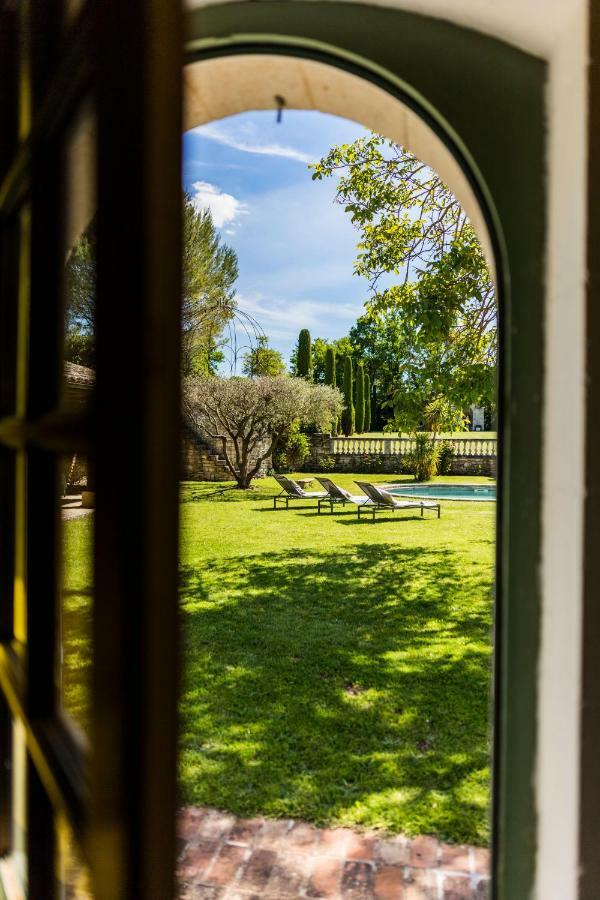 Le Domaine Des Oreades Uzes Exterior photo